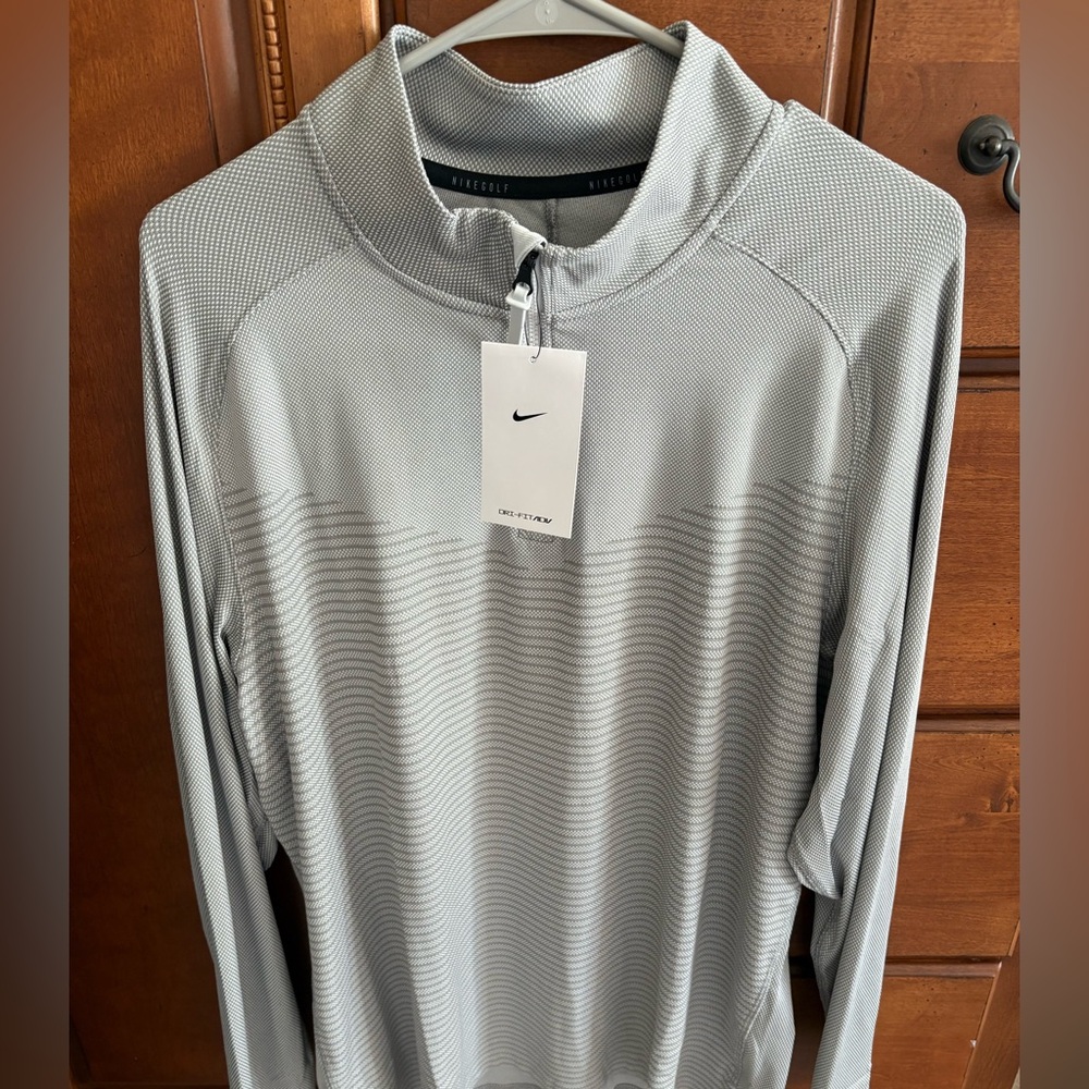 Nike Men’s Golf quarter zip shirt